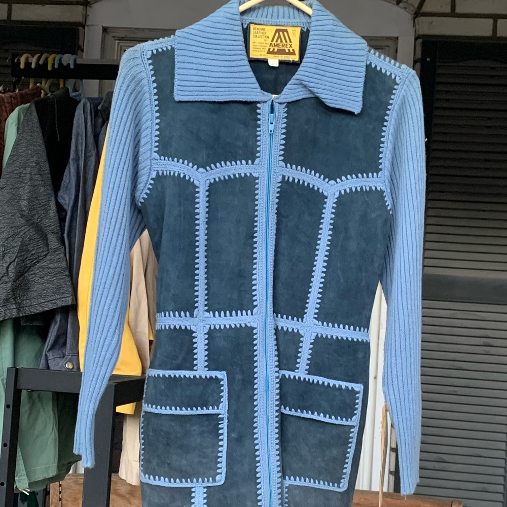 Vintage Women’s Blue Fall sweater